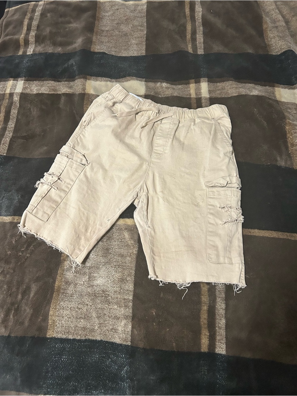 Forever 21 Beige Men's Distressed Cargo Shorts